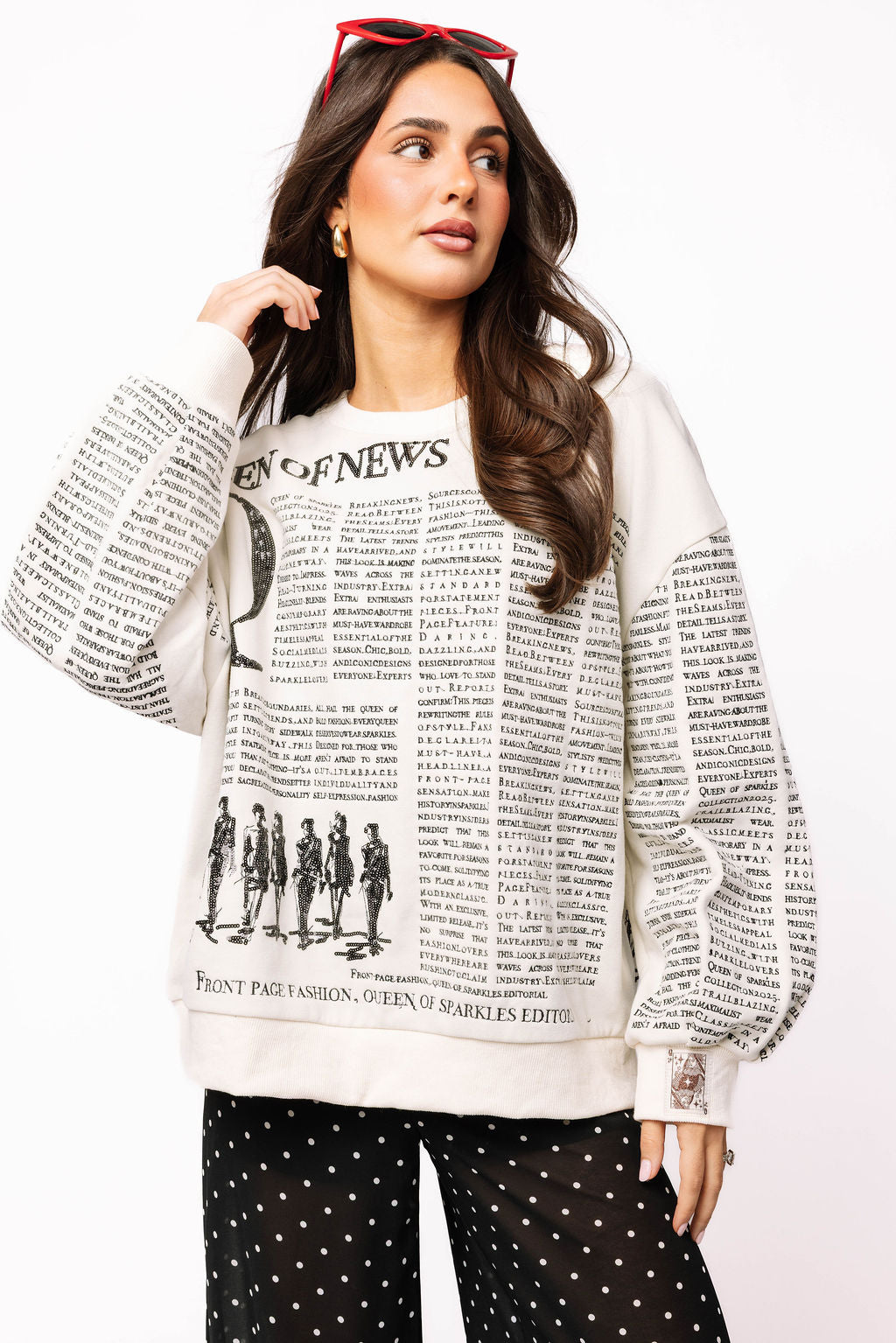 White & Black 'Queen of News' Sweatshirt